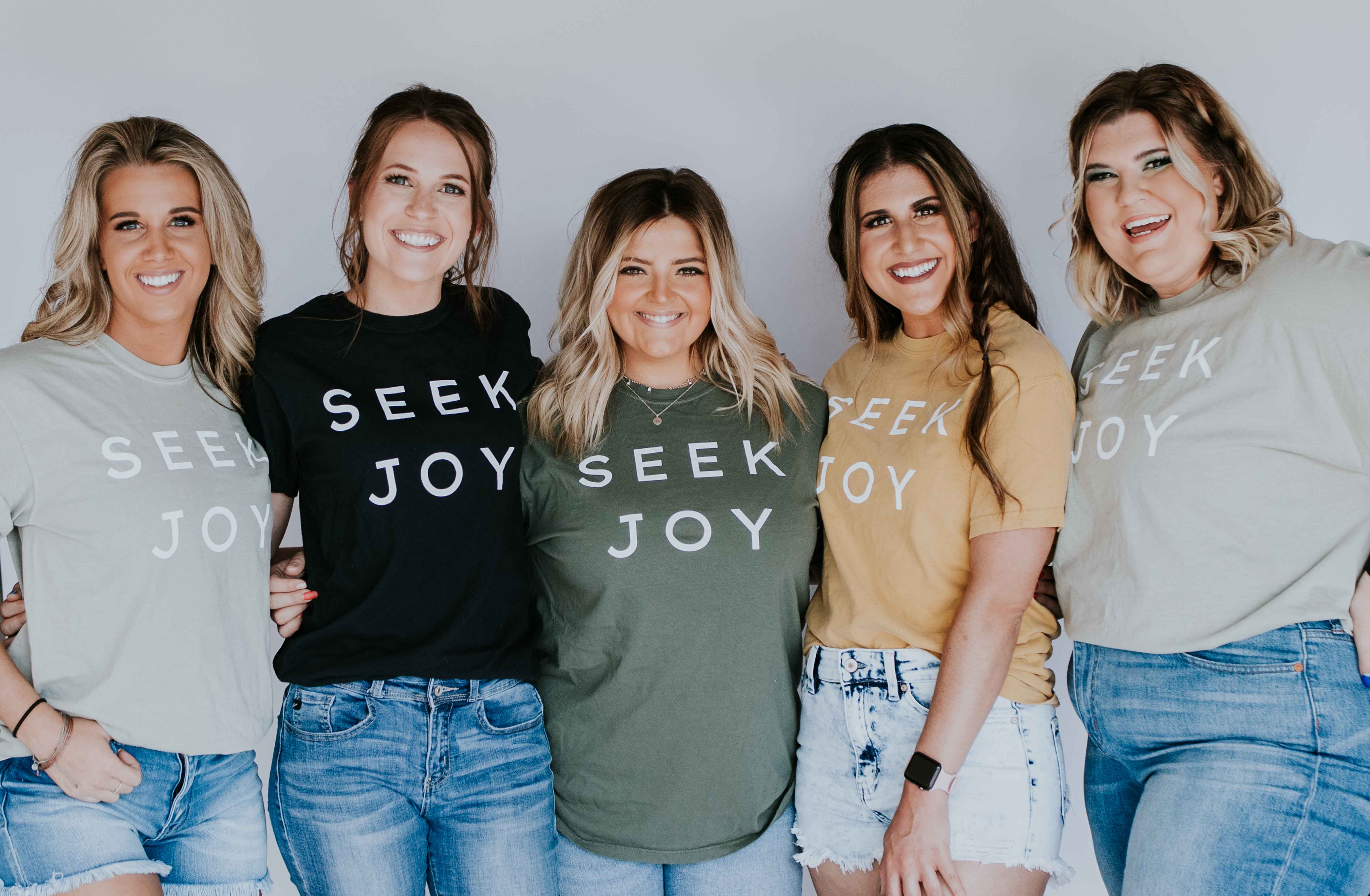 SEEK JOY Short Sleeve Tee